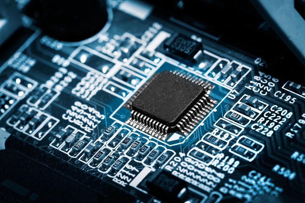 如何准确判断电路中的IC芯片是否正常工作？