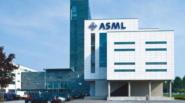 重获新生？评中芯国际与ASML延长12亿美元采购协议
