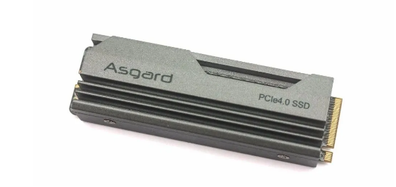 主控、存储颗粒全自主，国产“最强”SSD发布！
