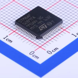 汽车级8位MCU，具有64 KB Flash、LIN、CAN、24 MHz CPU和集成EEPROM
