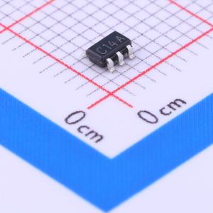 7纳秒2.7V至5V轨到轨输出比较器