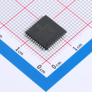 具备 LCD 驱动器和微功耗 XLP 技术的 28/40/44 引脚、基于闪存的 8 位 CMOS 微控制器