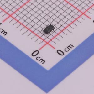 具有手动和优先级切换功能的1.6V至5.5V、2.5A低IQ电源多路复用器