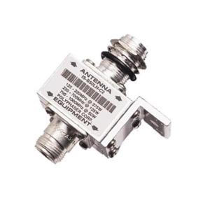 射频同轴浪涌保护器,N 型 F/F 穿墙式, 10MHz~1GHz,直流隔断, 1.5kW, 120uJ, 20kA, 阻塞帽, 孔安装