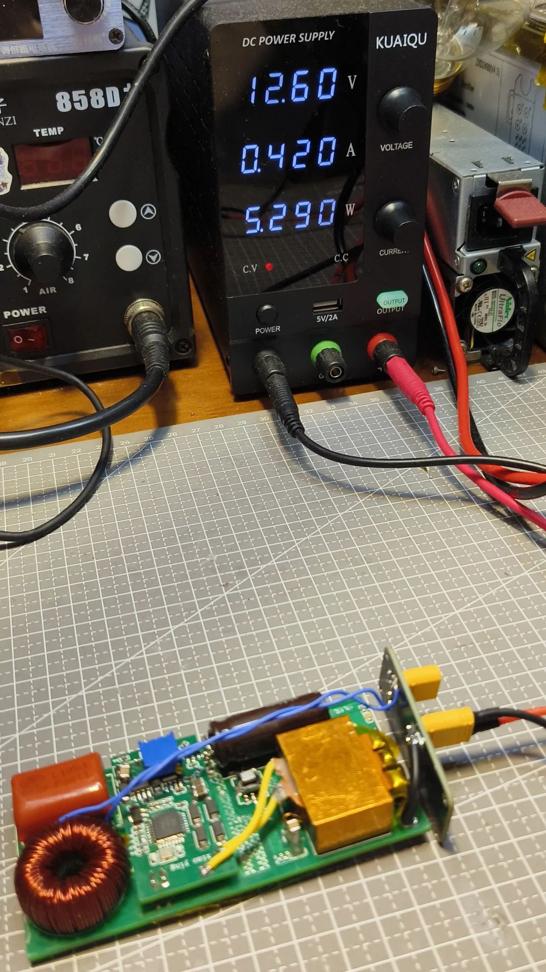 输出无负载、输入电压12.6v