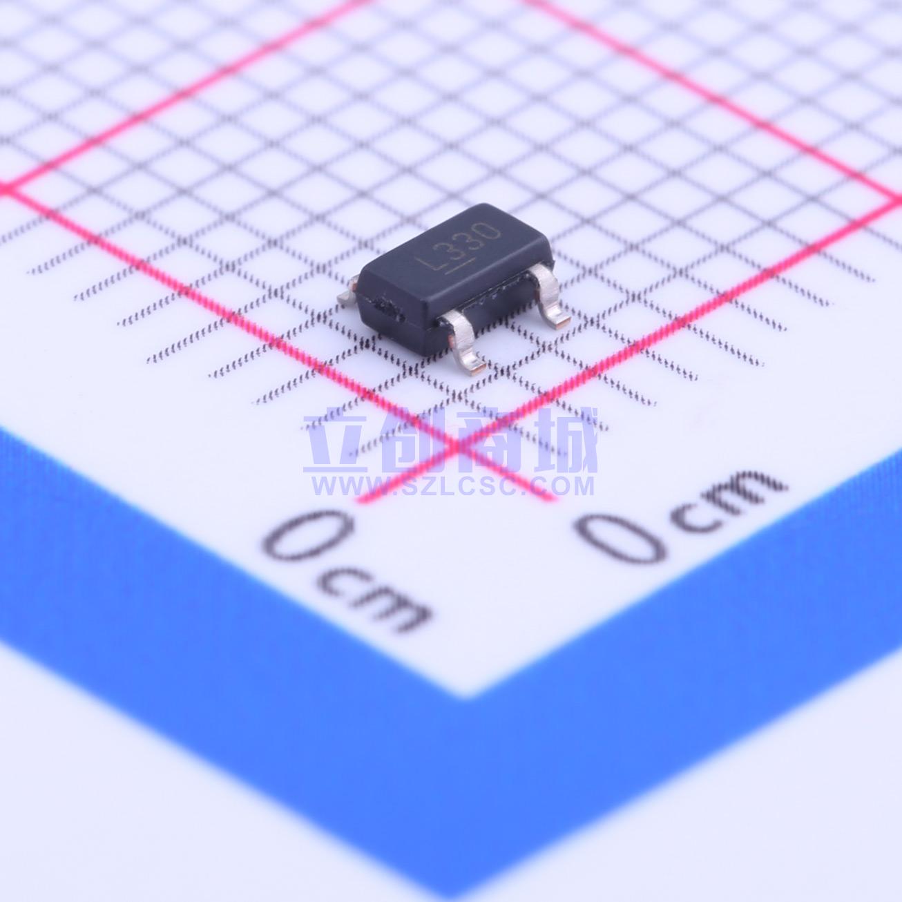 MIC5233-3.0YM5-TR实物图