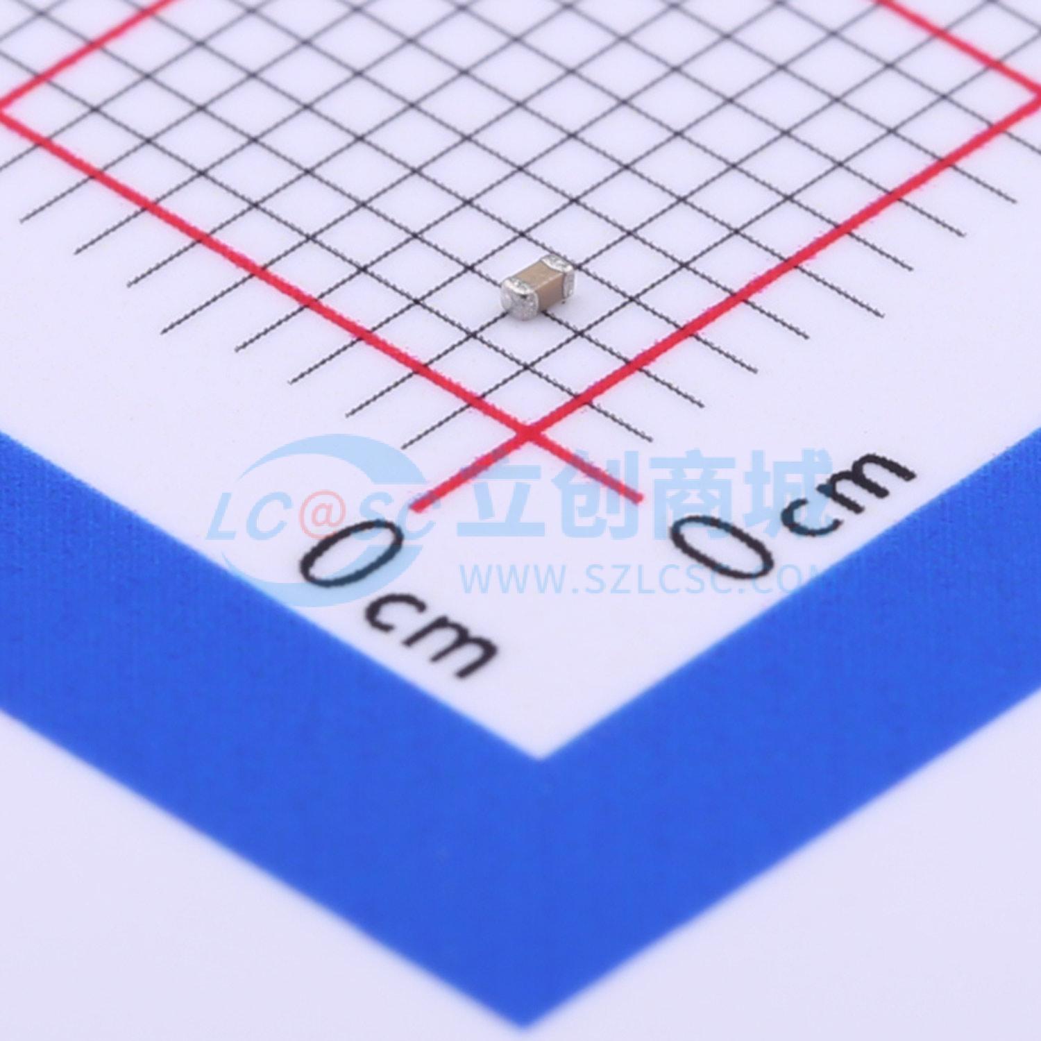 CC0402KRX7R9BB121实物图