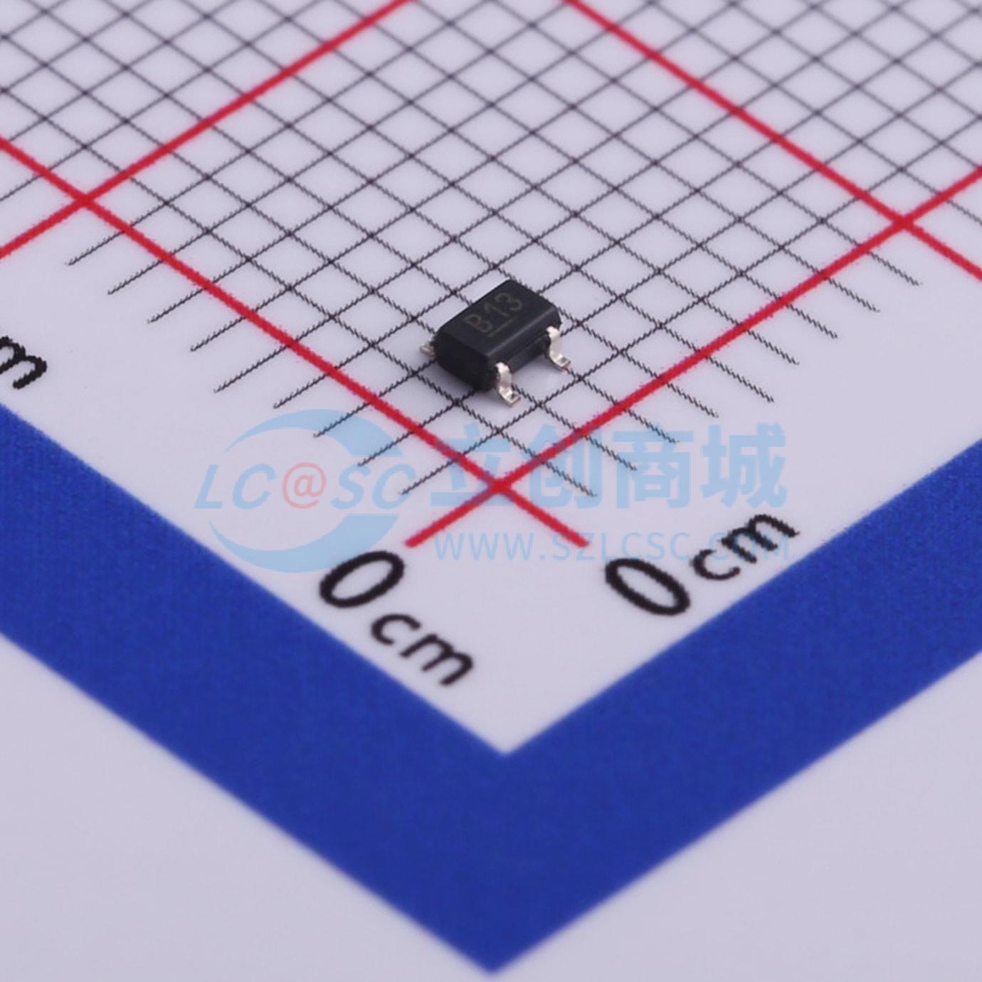 点击查看大图 MIC841HYC5-TR实物图