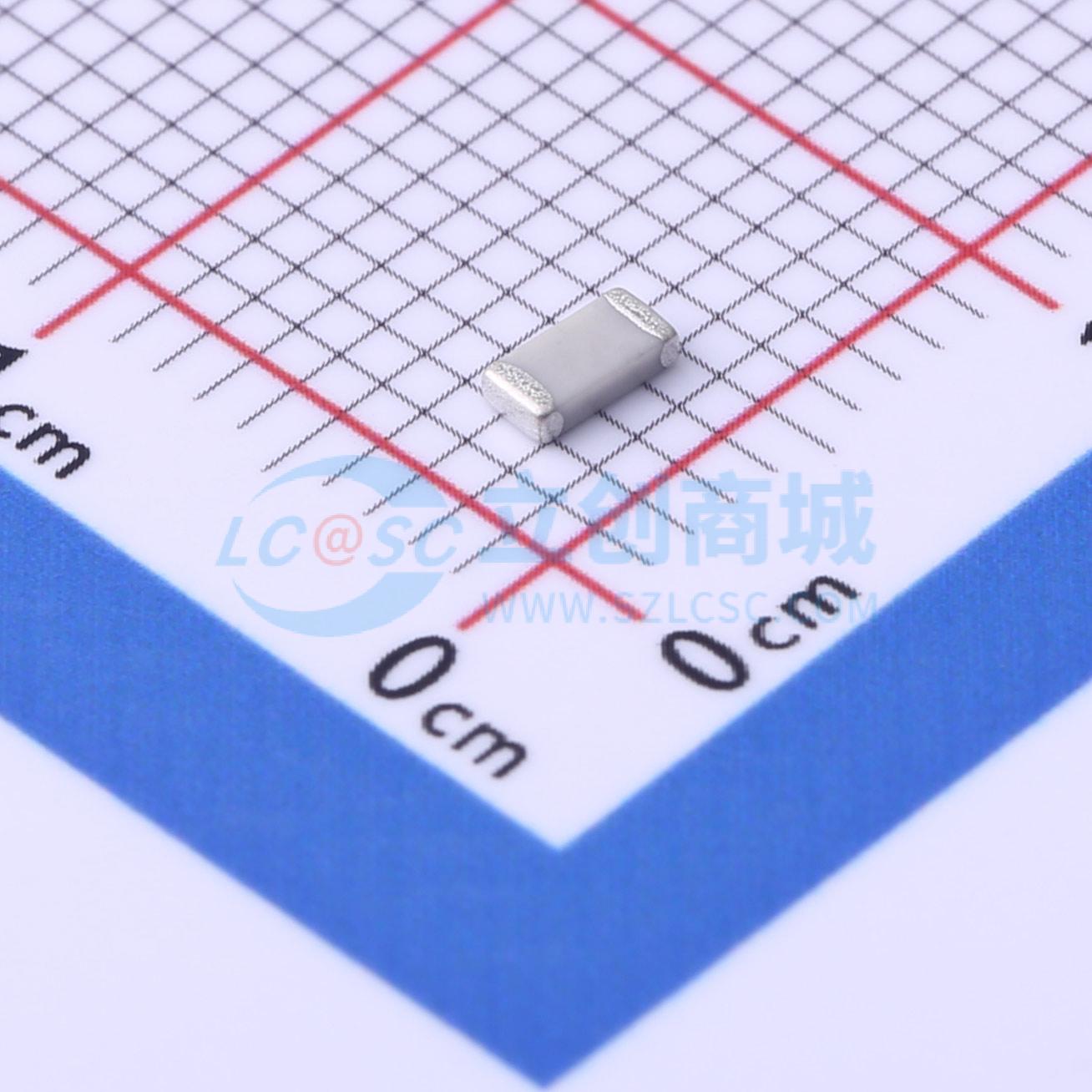 1206N821J500CT实物图