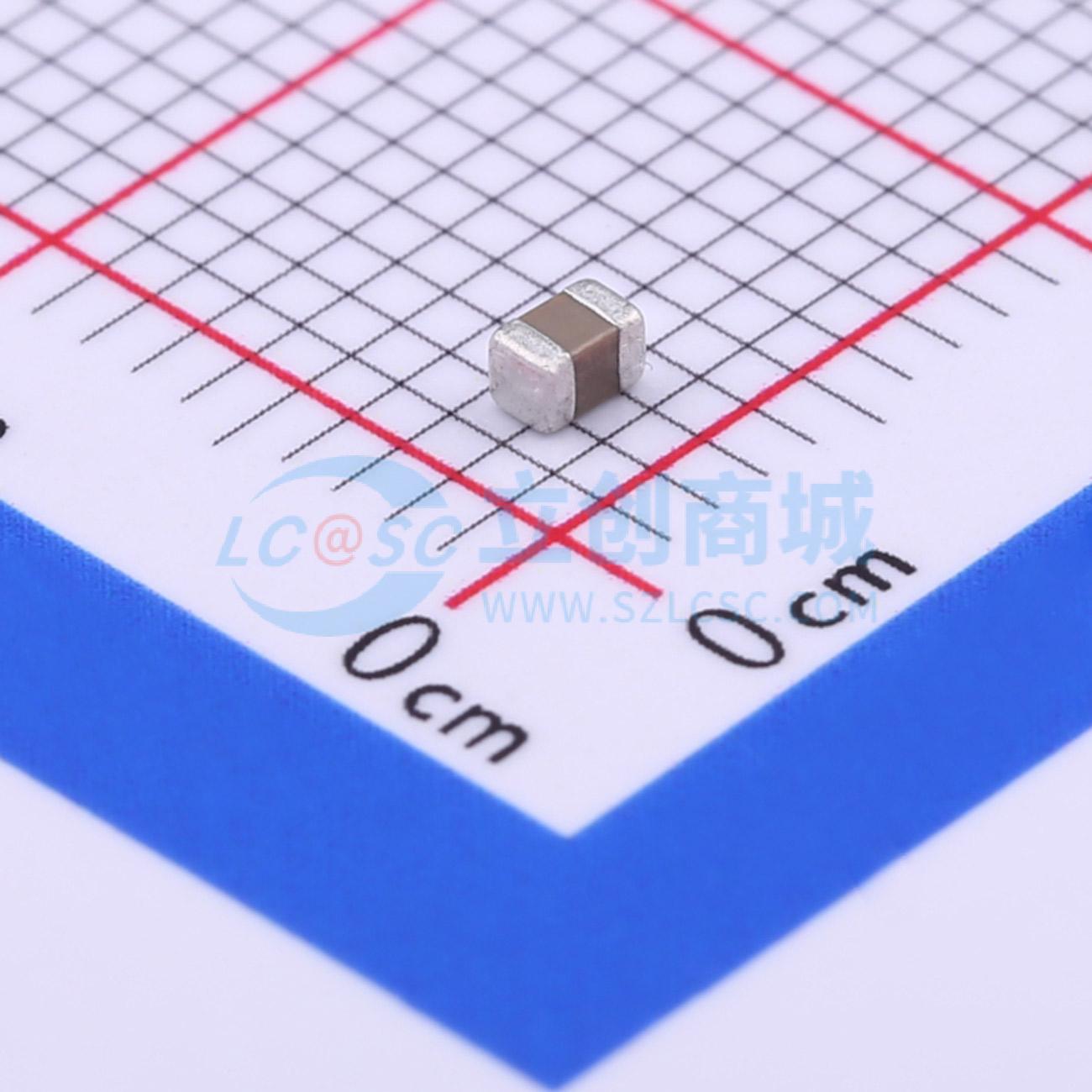 EMK212B7105KGHTR实物图