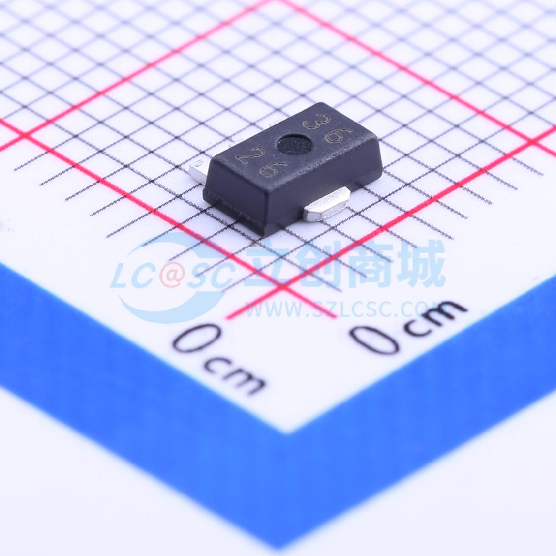 XC6203P332PR-G实物图