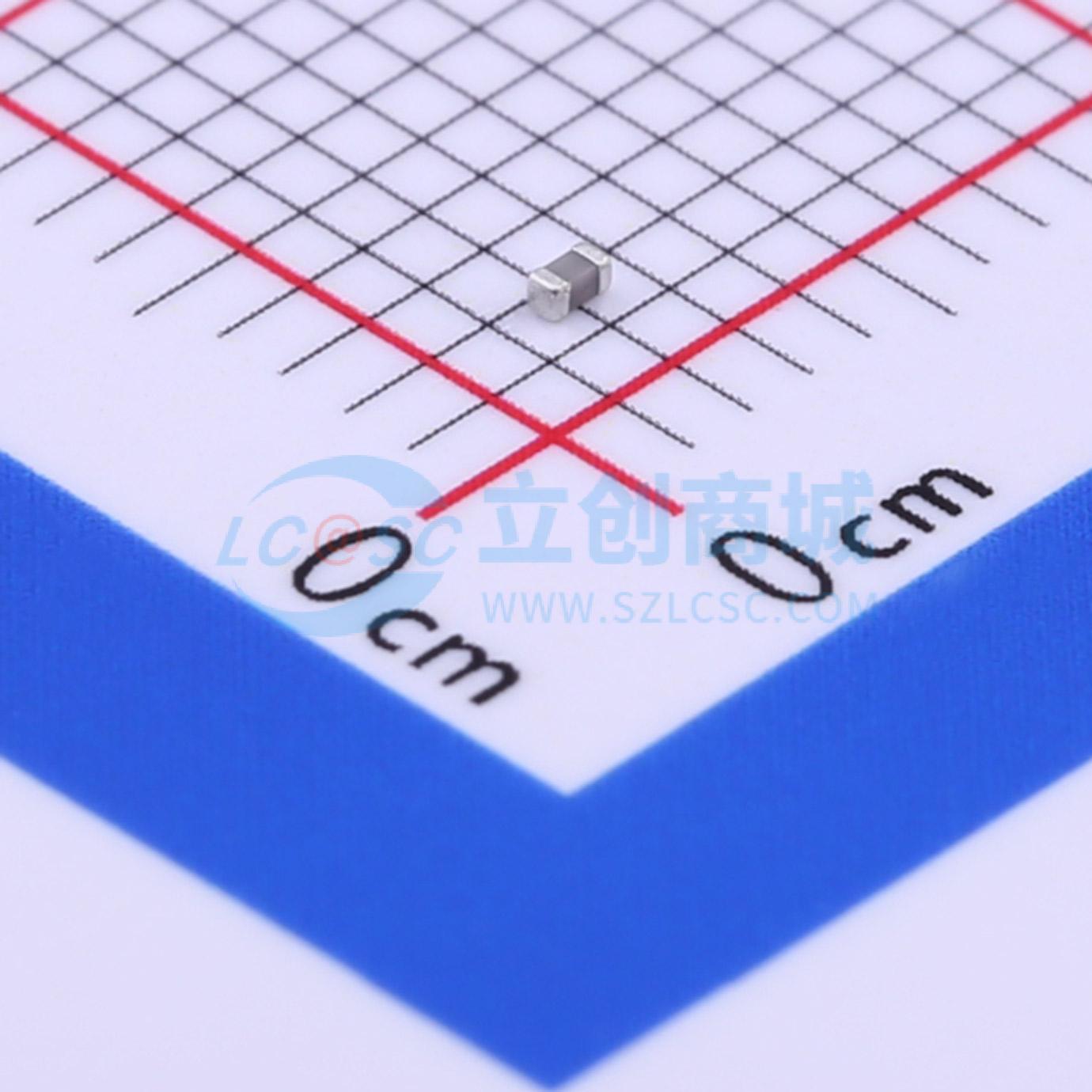 UMK105CG030CVHF实物图