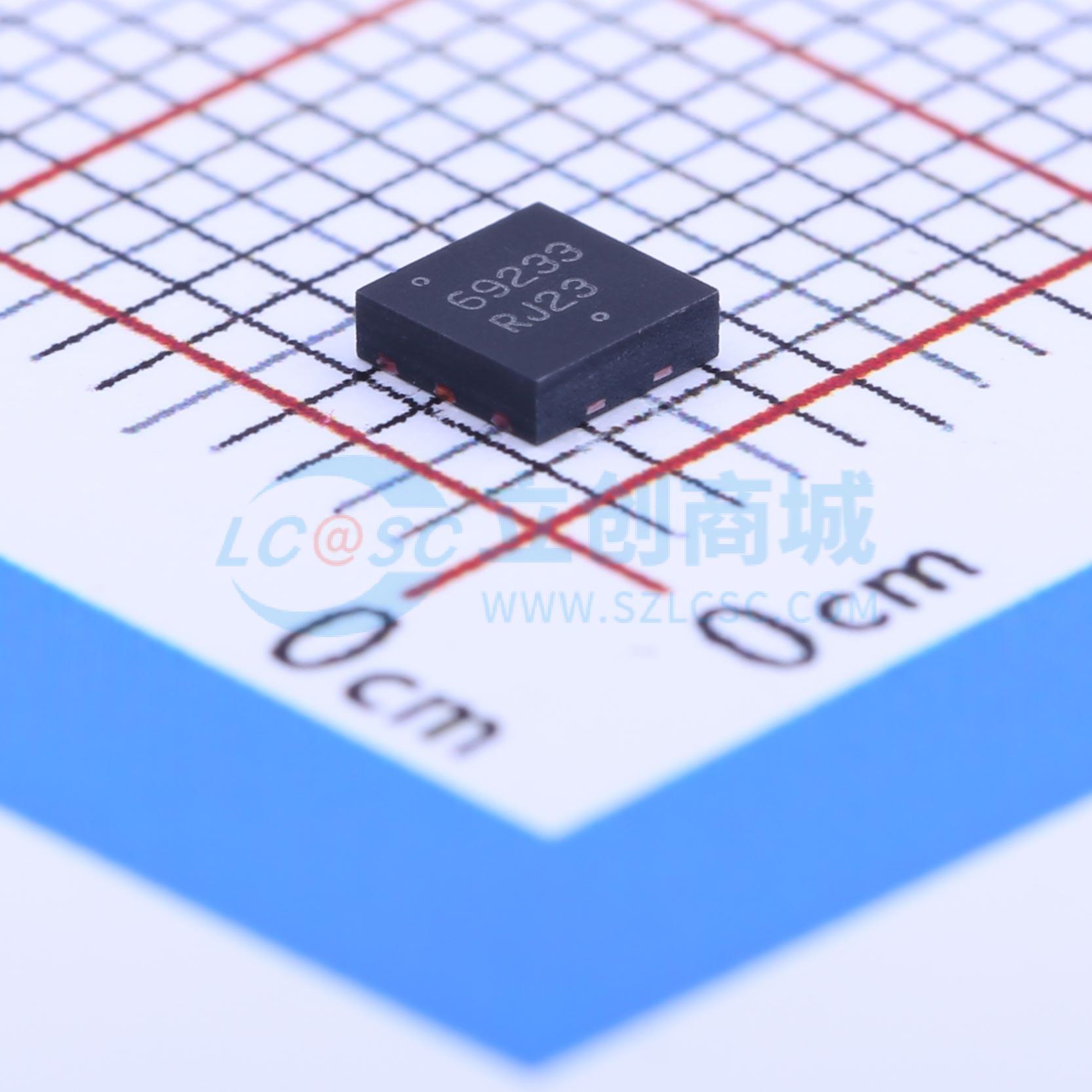 NCP692MN33T2G实物图