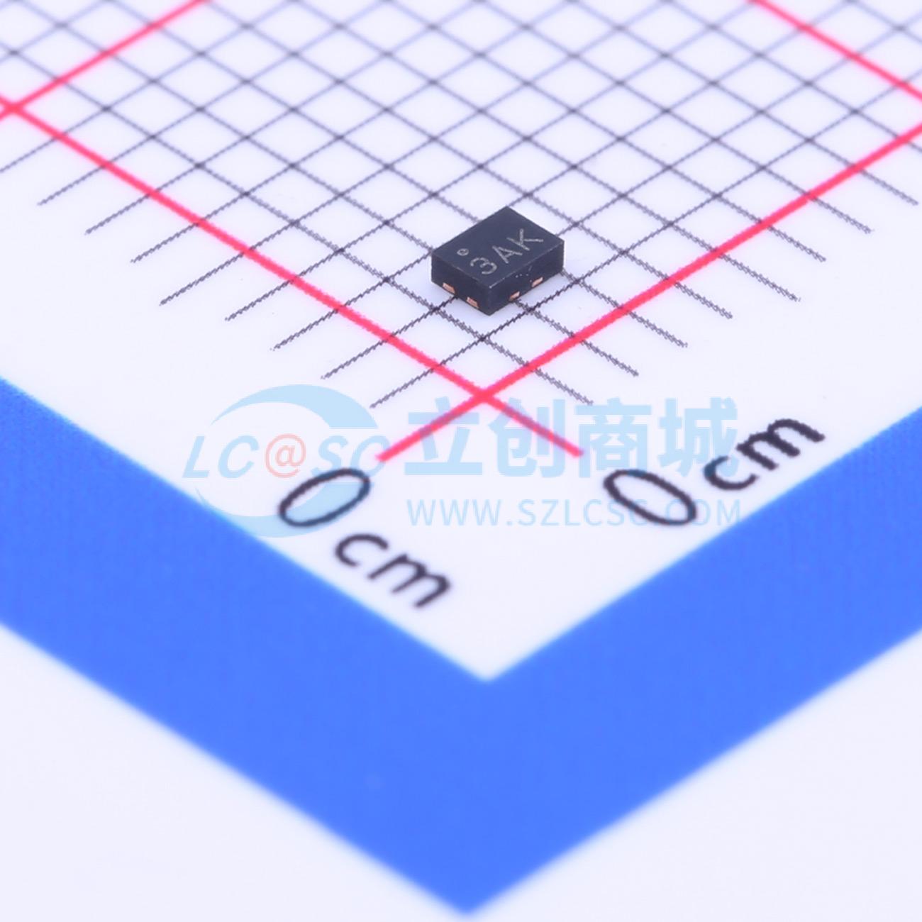 点击查看大图 NCP330MUTBG实物图
