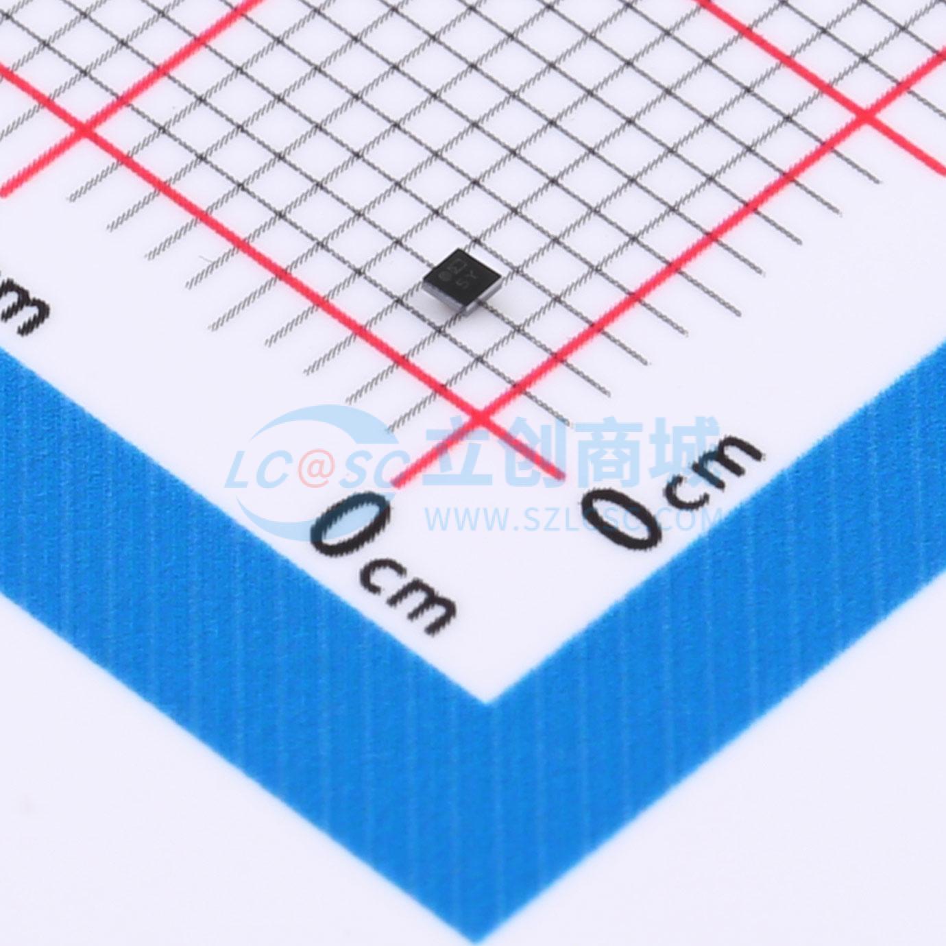 ADP195ACBZ-R7实物图