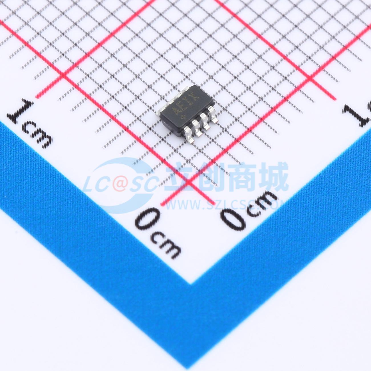 MAX9016AEKA+T实物图
