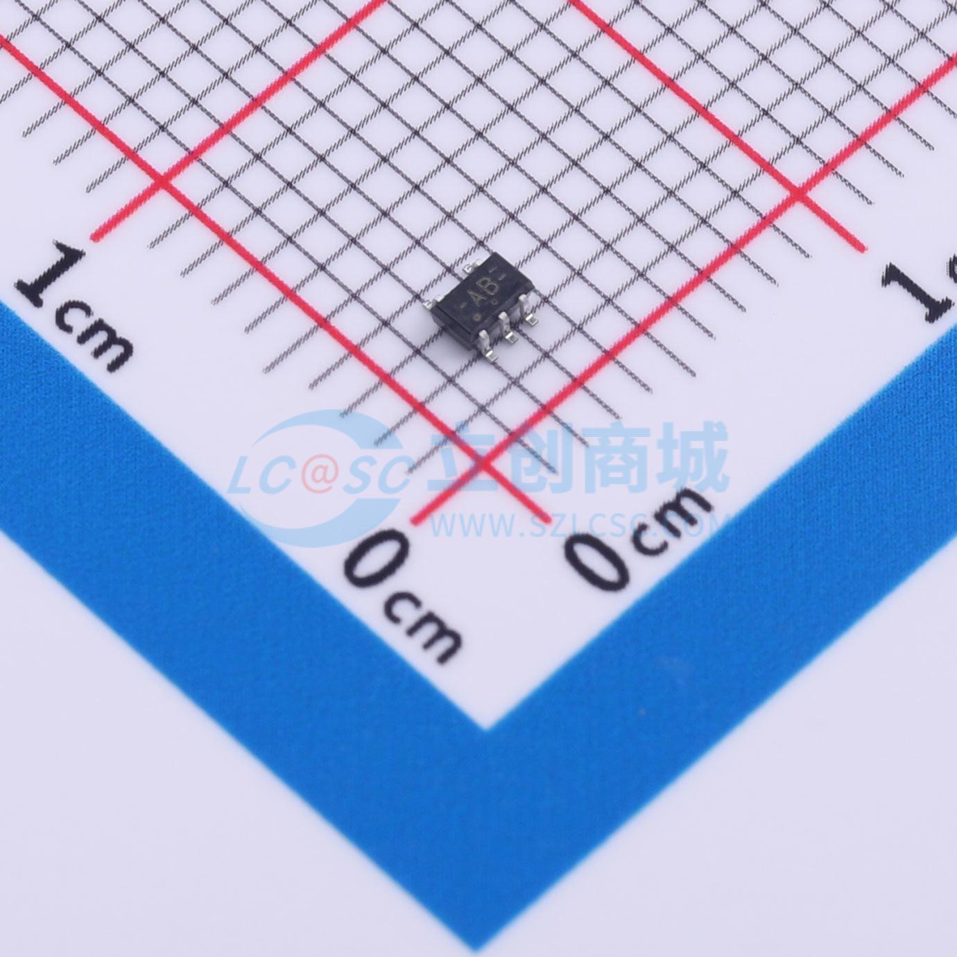 点击查看大图 74AHC1G02GW,125实物图