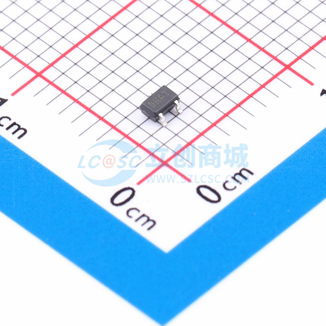点击查看大图 MCP121T-240E/LB实物图